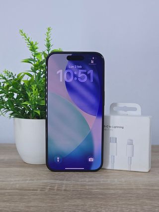 iPhone 15 Pro -Como Nuevo