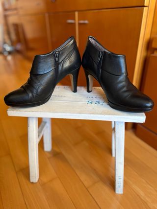 Botines de piel negros T37