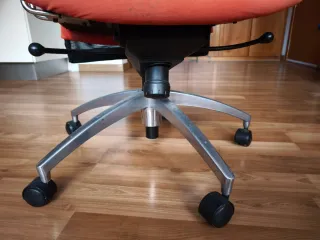 Silla de oficina ergonómica reclinable