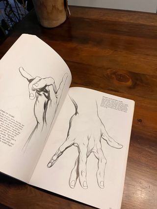 Drawing Dynamic Hands