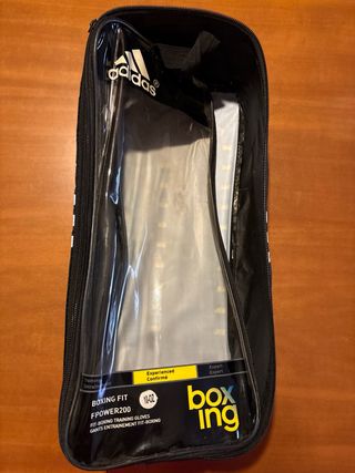 Guantes de boxeo Adidas negros y rosas