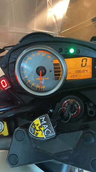 Kawasaki Z750 Naked Blanca y Negra,18644km,2011