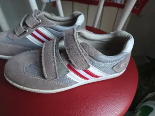 Zapatillas deportivas niño/niña grises y rojas