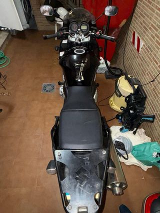 Suzuki GSF650SA Negra