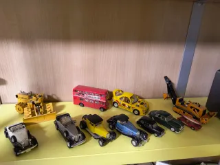 Lote de 10 coches y vehículos de juguete