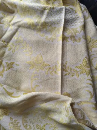 Colcha antigua seda dorada