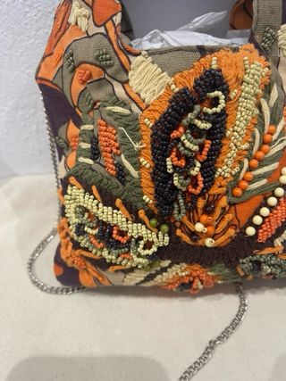 Bolso Zara con abalorios