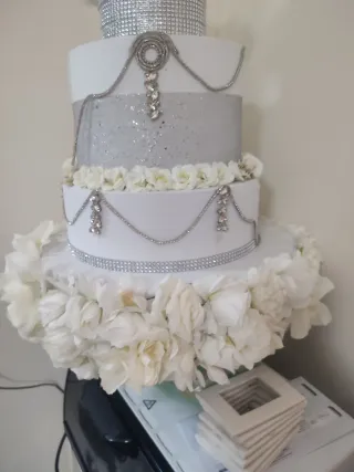 Torta finta decorativa