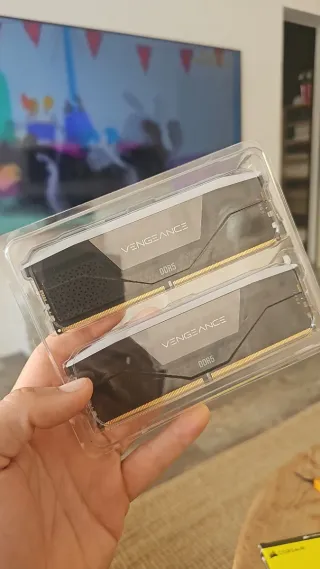 Corsair Vengeance RGB DDR5 32GB (16GBx2) 6200MHz