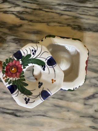 Cenicero de cerámica floral