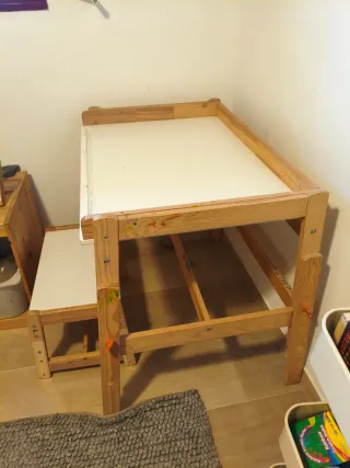 Tavolo e panca per bambini in legno