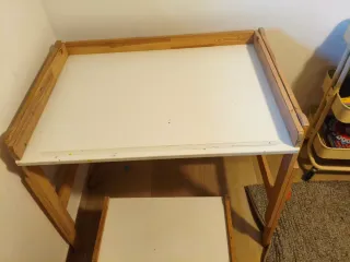 Tavolo e panca per bambini in legno