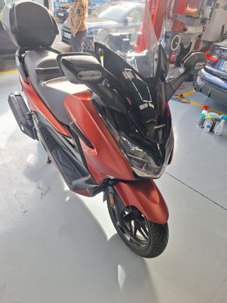 Maxi Scooter Roja 2018 Automática