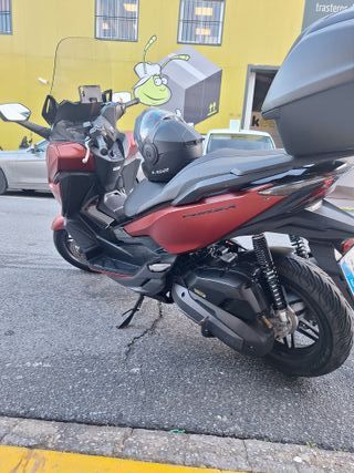 Maxi Scooter Roja 2018 Automática