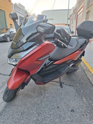 Maxi Scooter Roja 2018 Automática