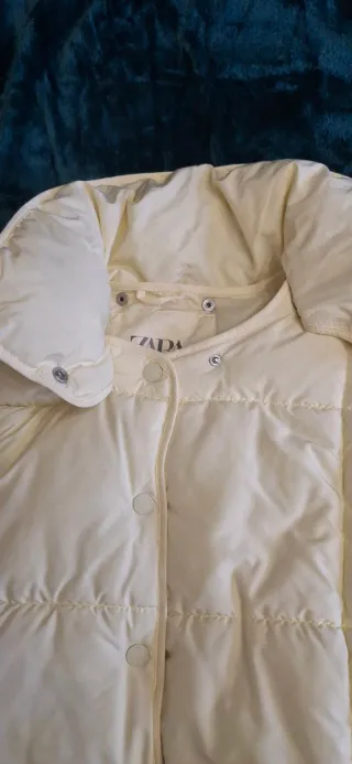 Abrigo Zara niña crema talla 10 años