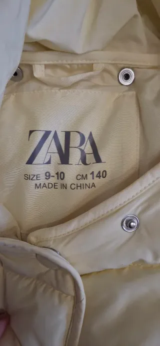 Abrigo Zara niña crema talla 10 años
