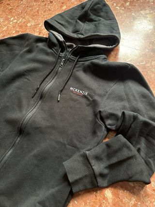 Chaqueta McKenzie Negra con Cremallera