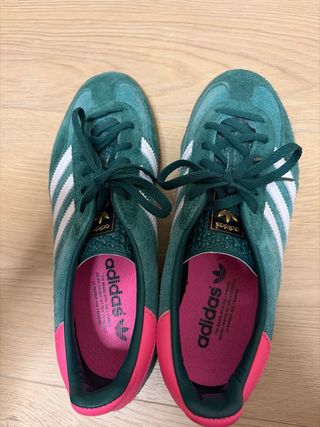 Adidas Gazelle Indoor verdes y rosas