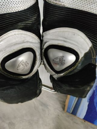 Mono de moto cuero hombre perforado