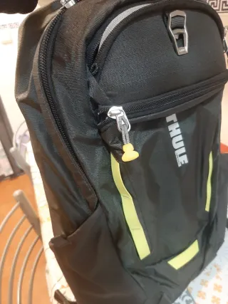 Mochila Thule Negra y Verde