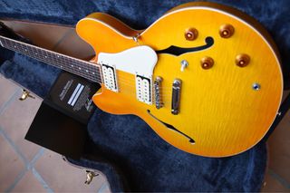 Gibson ES 335 Memphis Lemonburst Edición Limitada