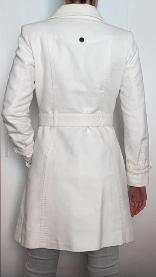 Abrigo blanco Mango con cinturón