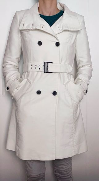 Abrigo blanco Mango con cinturón