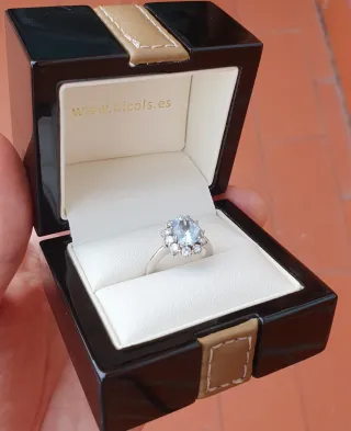 Anillo Oro Blanco Aquamarina y Diamantes Reales