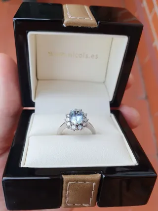 Anillo Oro Blanco Aquamarina y Diamantes Reales