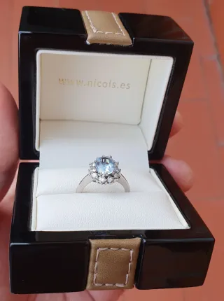 Anillo Oro Blanco Aquamarina y Diamantes Reales