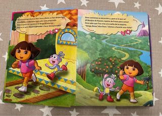 Cuento Dora la Exploradora con figuras y mapa