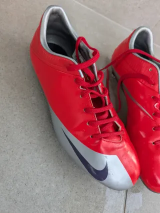 Botas de fútbol Nike Mercurial Tacos Metálicos