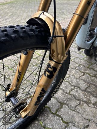 Suspensão Fox 38 Kashima Grip 2