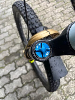 Suspensão Fox 38 Kashima Grip 2