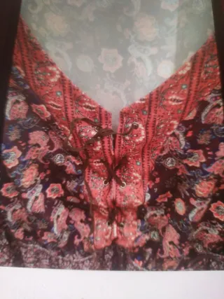 Vestido estampado floral para disfraz de aldeana