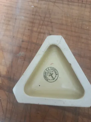 Cenicero antiguo triangular Viva España