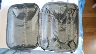 Maleta pequeña azul con ruedas niños