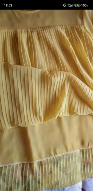 Blusa amarilla vaporosa. Talla XXL. Nueva.