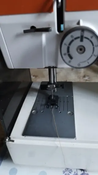 Máquina de coser Elna Lotus ZZ