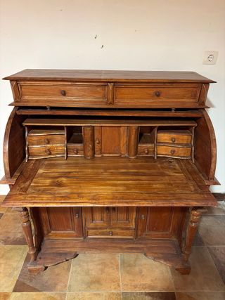 Secreter in legno massello classico