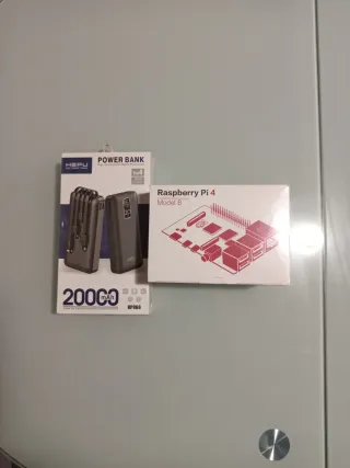 Raspberry Pi 4 Model B + Power Bank 2000mAh