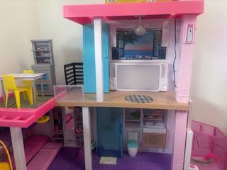 Casa de Muñecas Barbie con Piscina y Tobogán