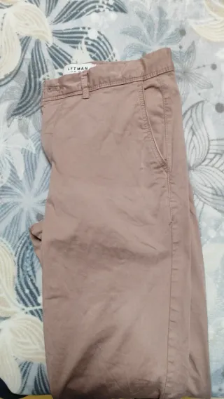 Lote de pantalones marrones y vaqueros