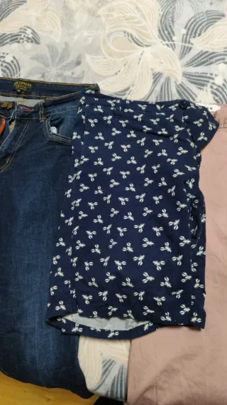 Lote de pantalones marrones y vaqueros