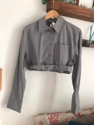 Camisa crop Zara rayas cinturón T.S