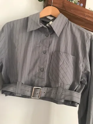 Camisa crop Zara rayas cinturón T.S