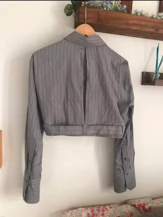 Camisa crop Zara rayas cinturón T.S