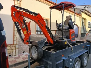 Alquiler Mini Retroexcavadora