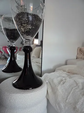 Jarrón de cristal negro y transparente